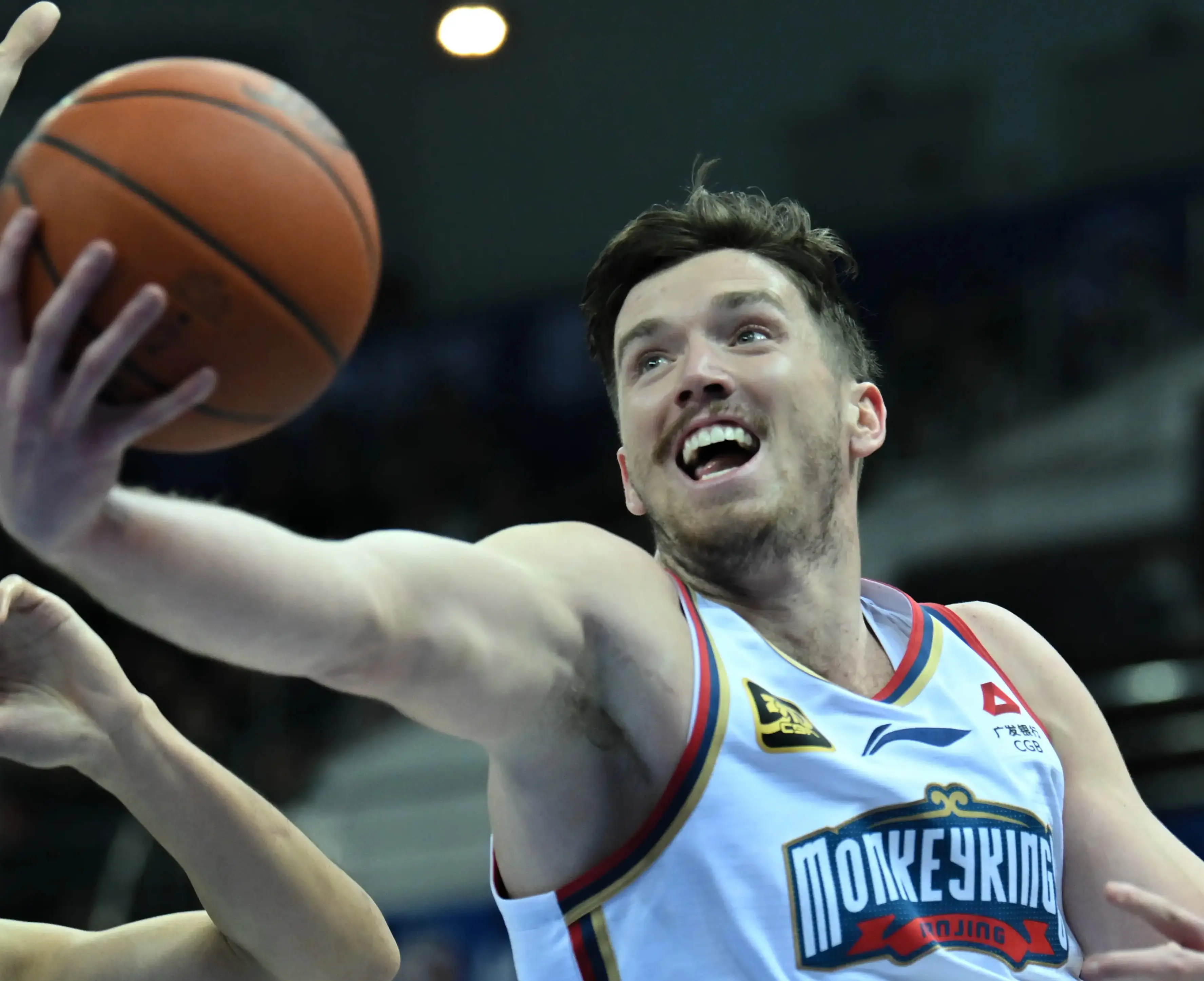 包含中超赛程吃紧；布鲁克林篮网赛后战术微调；信心回归；训练强度明显提升的词条