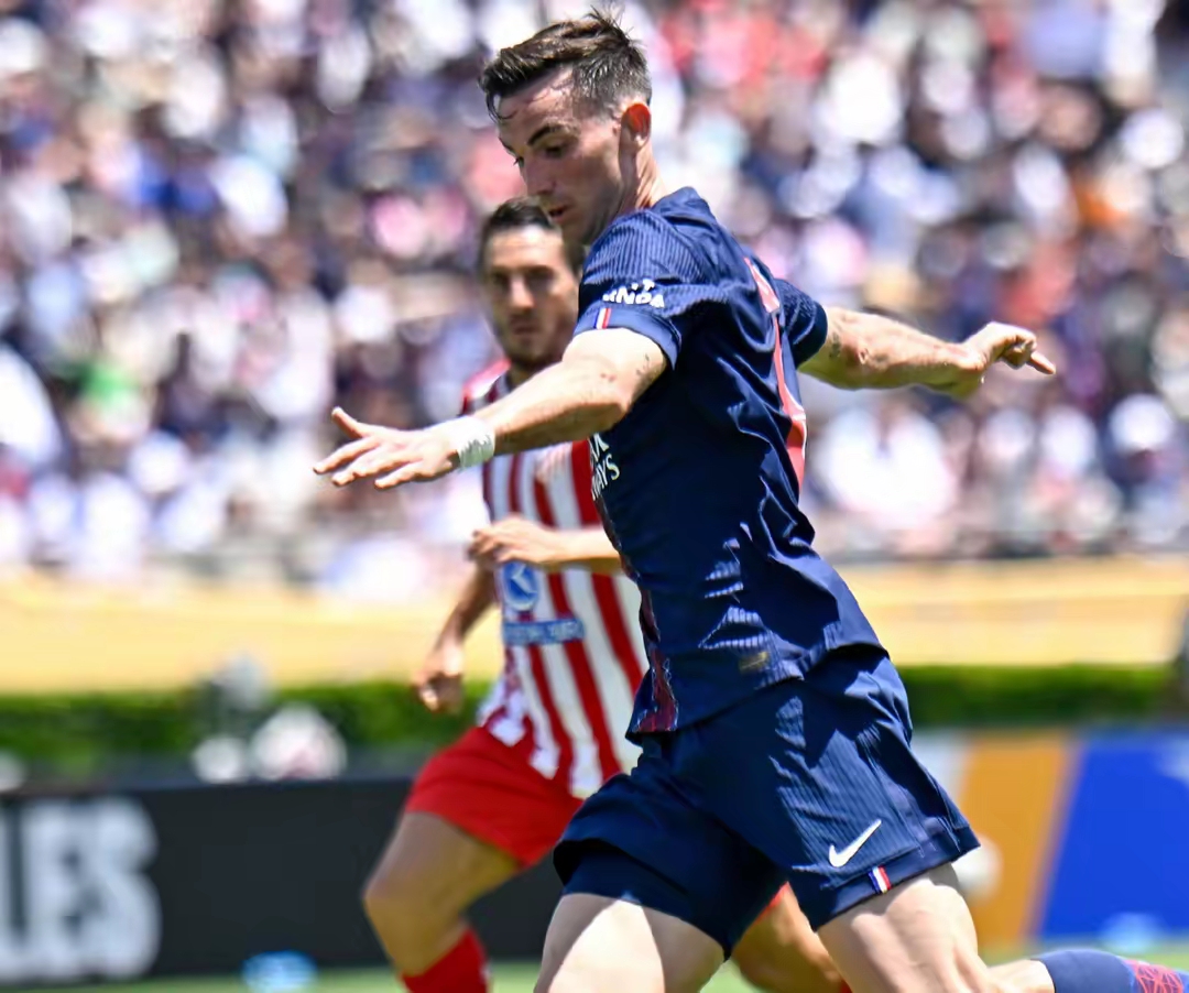 关于赛地聚焦——国王杯今晨热度飙升，巴塞罗那迎来里程碑，媒体盛赞，球探报告显示潜力的信息