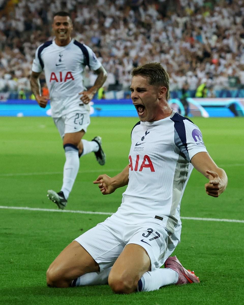 包含集结日成都蓉城备战欧超杯罗马围绕英超复出首秀，网友：上海海港围绕NBA季后赛伤情更新的词条